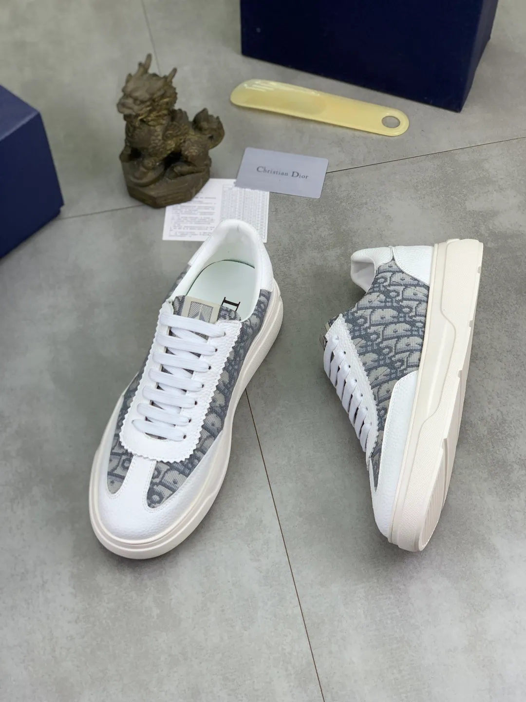 Men's men's shoes P420💰[New style]🆘[Dior] Dior original lace-up low-top men's shoes Classic casual shoes 🔥This model is the official classic model with high quality and made by famous original designers. It is made of high-quality cowhide with original materials➕comfortable and breathable mesh lining➕pigskin insole. The perfect last shape and generous and fashionable design have attracted many consumers and are suitable for drivers to drive🚗. What you want is the best quality in the market. Color: 4️⃣Color Code number: 38--44 (45 customized)